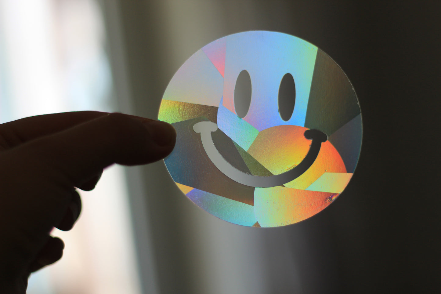 Fenstersticker Smile mit prismatischem Effekt