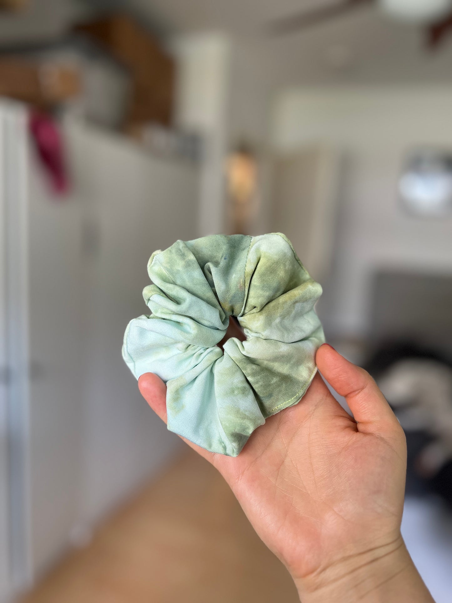 Ice Dye Scrunchie aus Viskose in mint