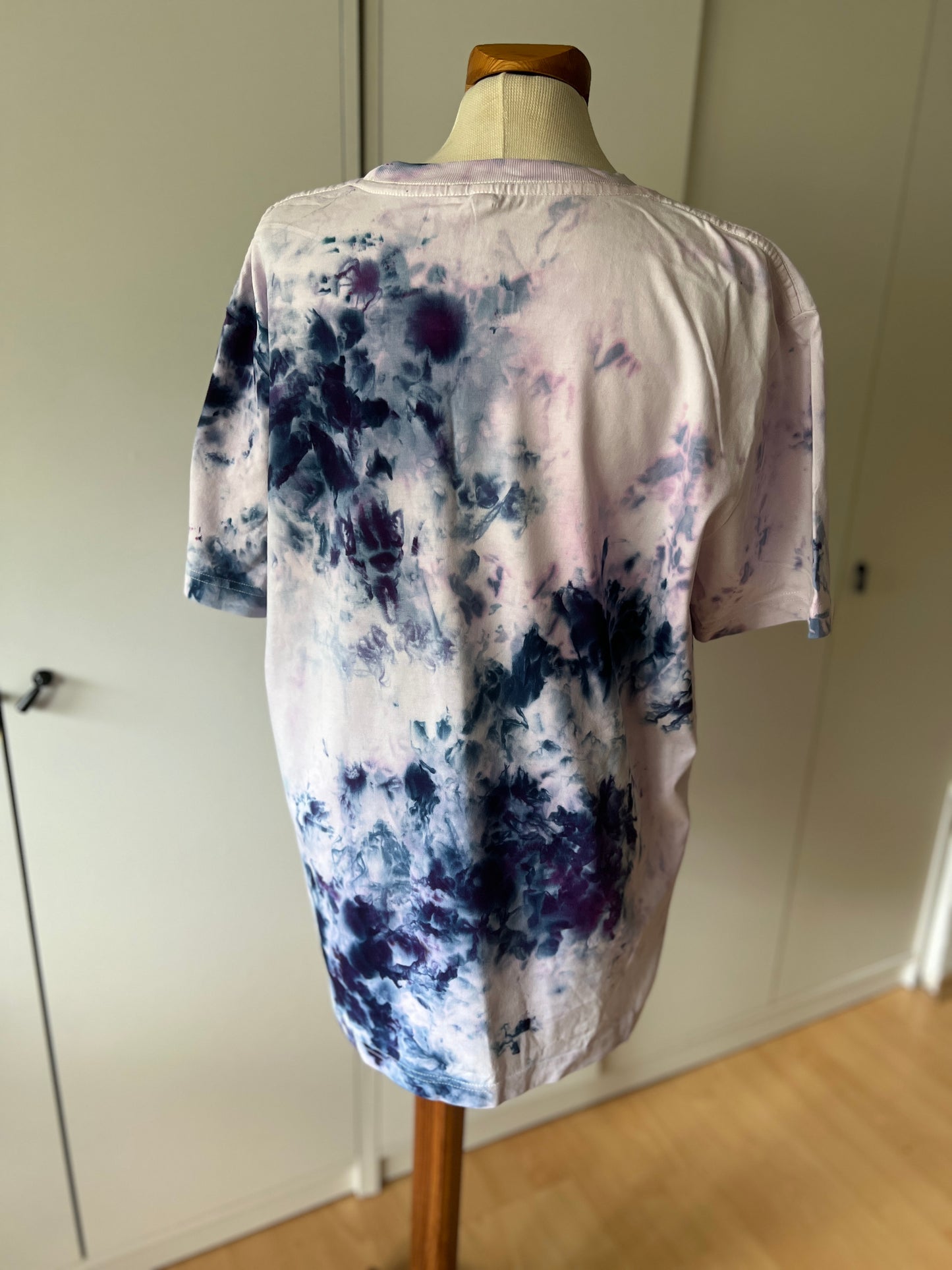 Ice Dye Tshirt in M Blueberry Explosion