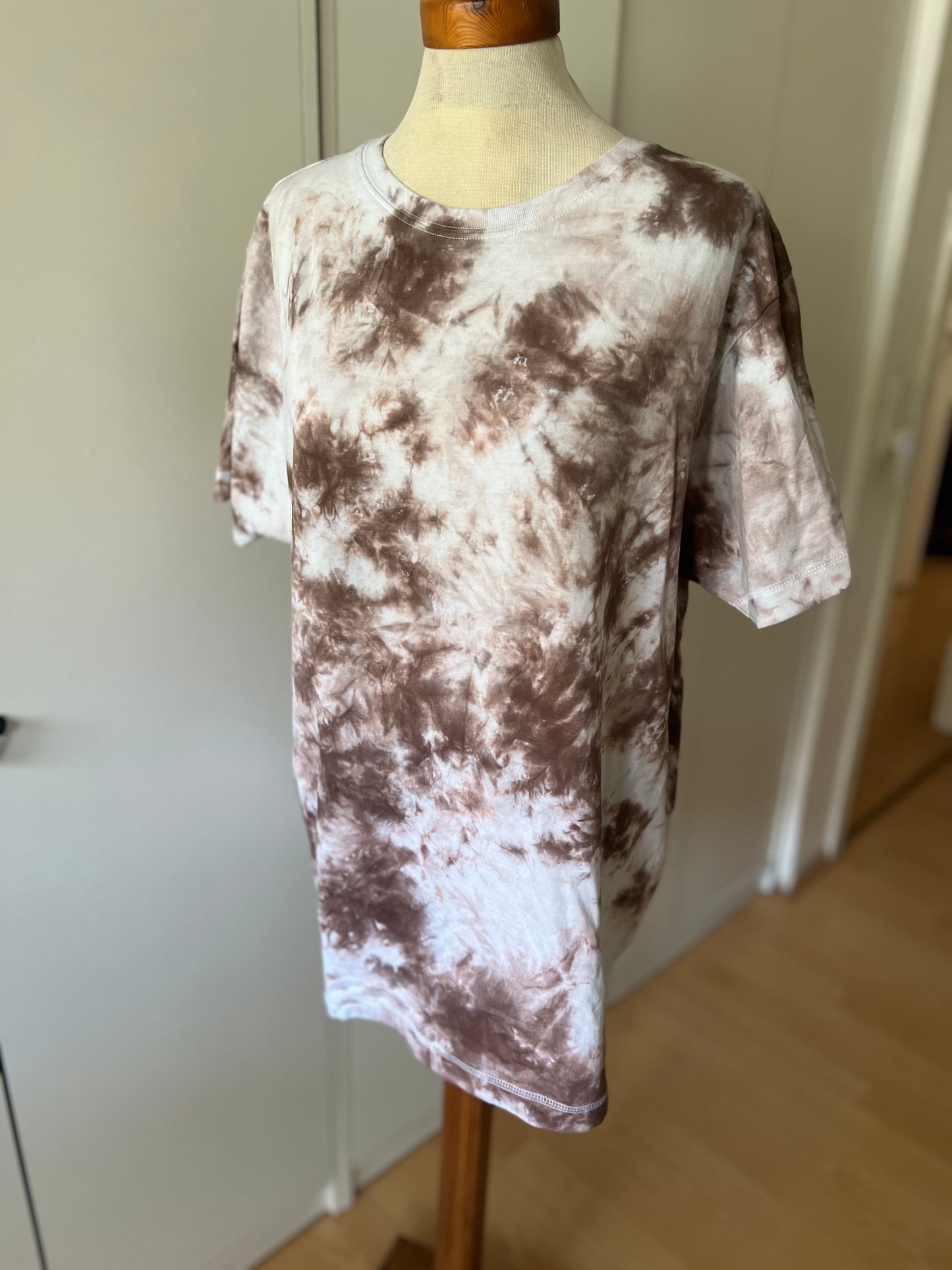 Ice Dye Tshirt in L Cocoa