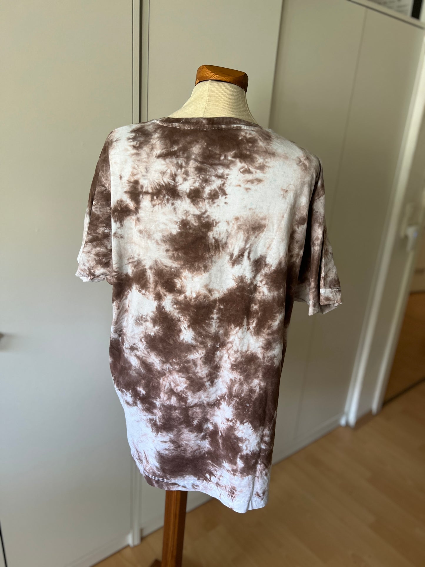 Ice Dye Tshirt in L Cocoa