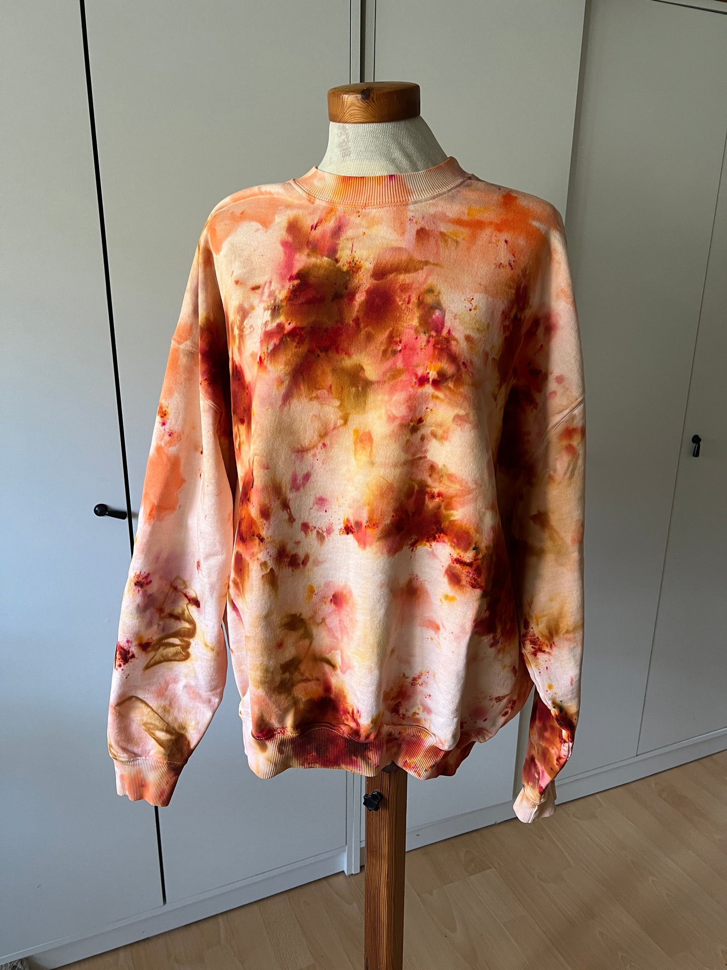 Luxury Ice Dye Crewneck Lava in M/L