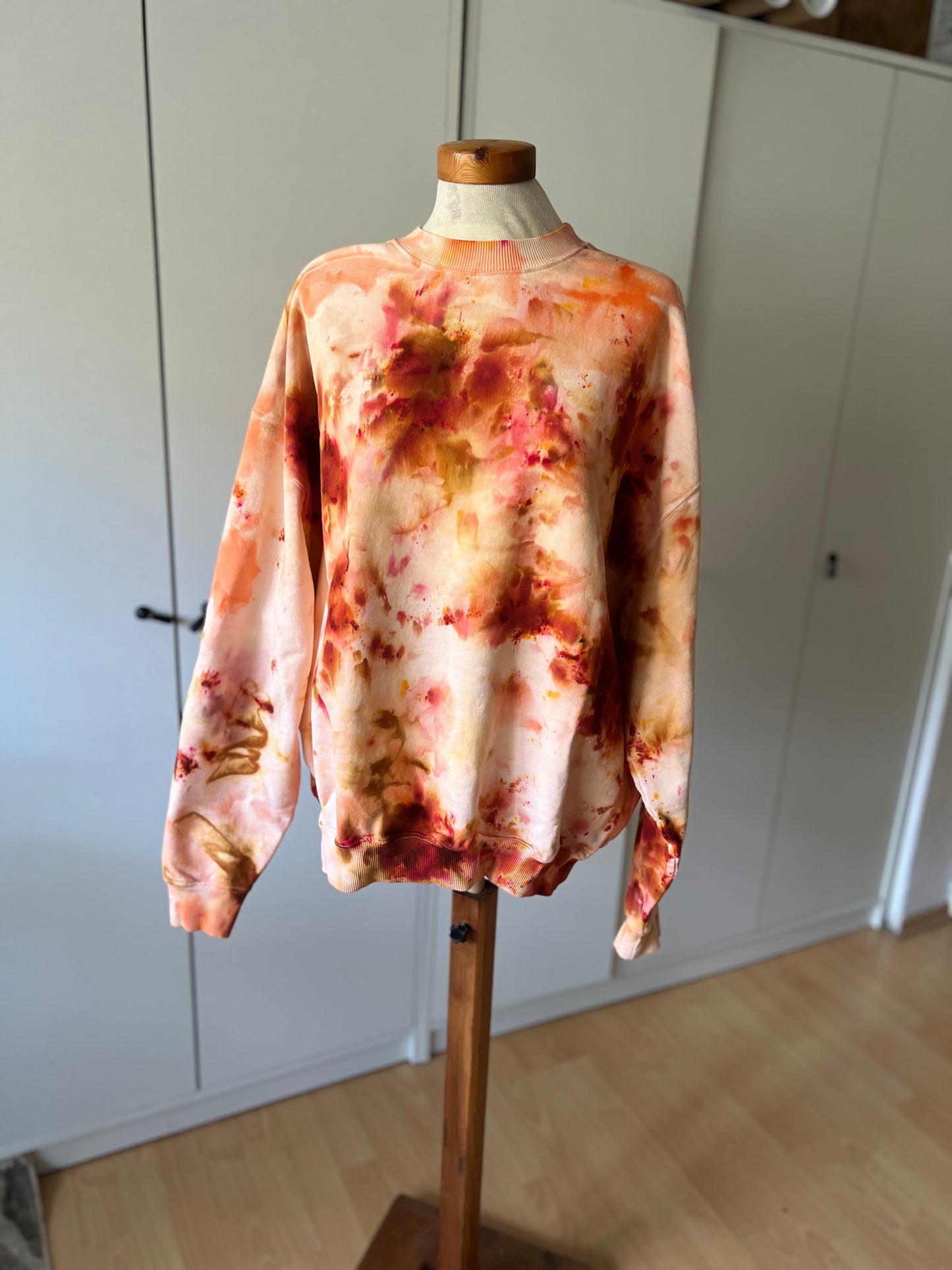 Luxury Ice Dye Crewneck Lava in M/L