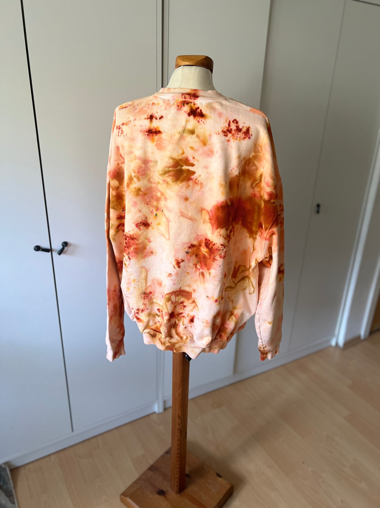 Luxury Ice Dye Crewneck Lava in M/L