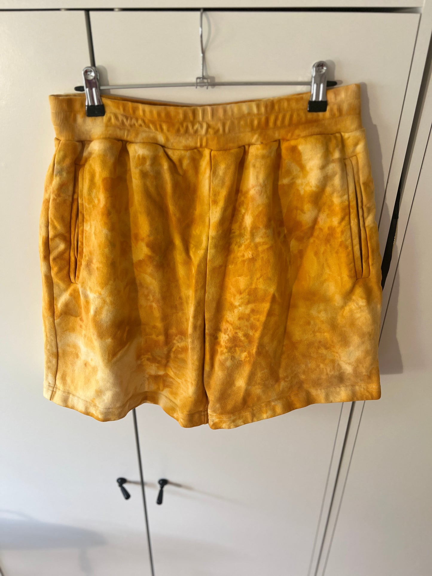 Luxury Jogger Shorts in M Sunshine